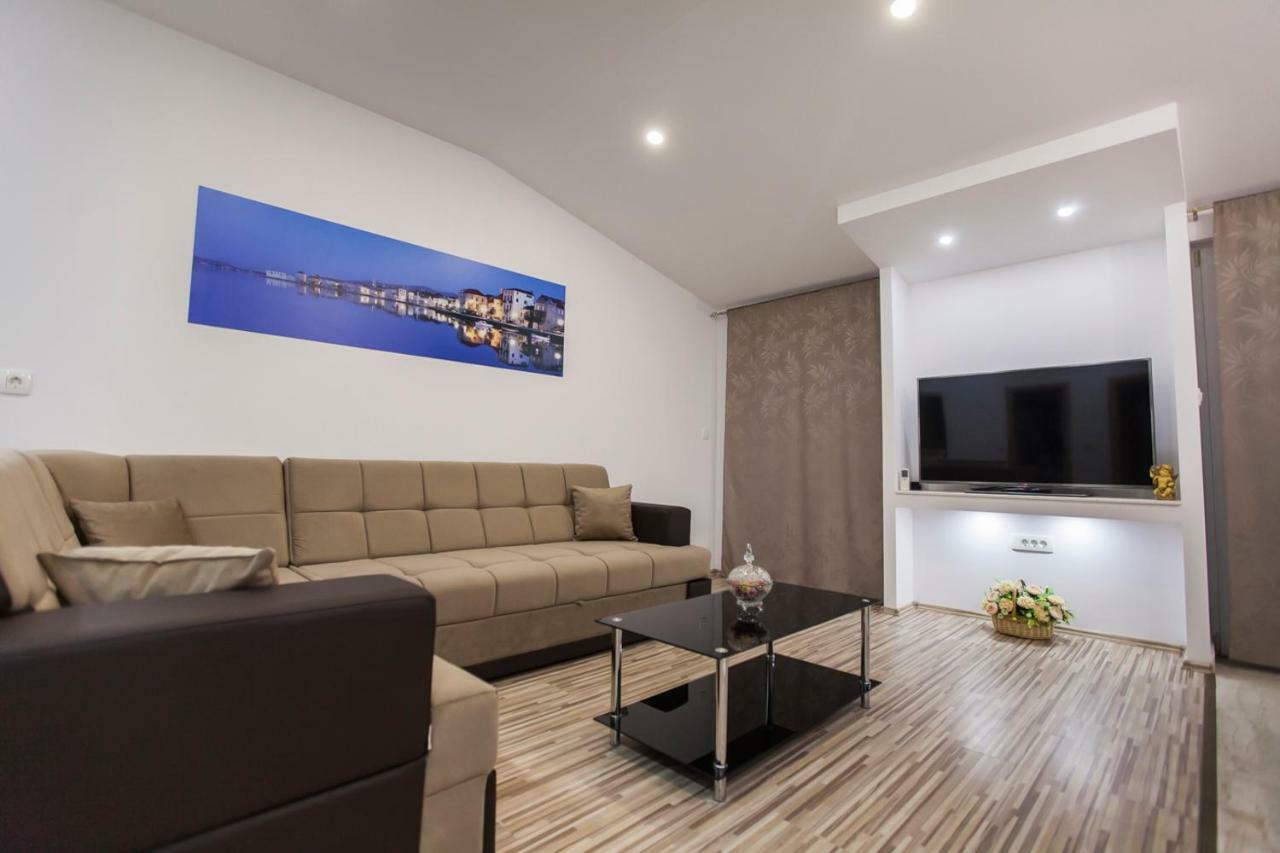 Apartment Dalmatia Kaštela エクステリア 写真